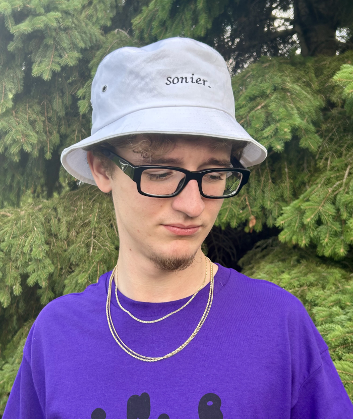 white bucket hat with embroidered sonier. logo, front